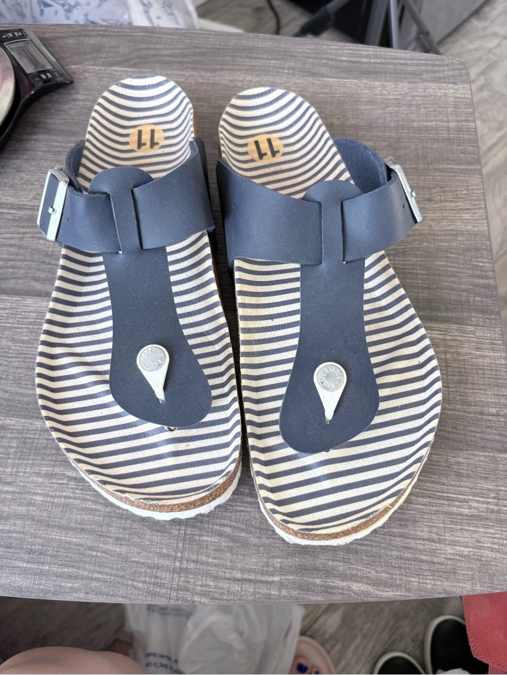 Mens Navy Blue Striped T-strap Sandals unisex size 11 men’s